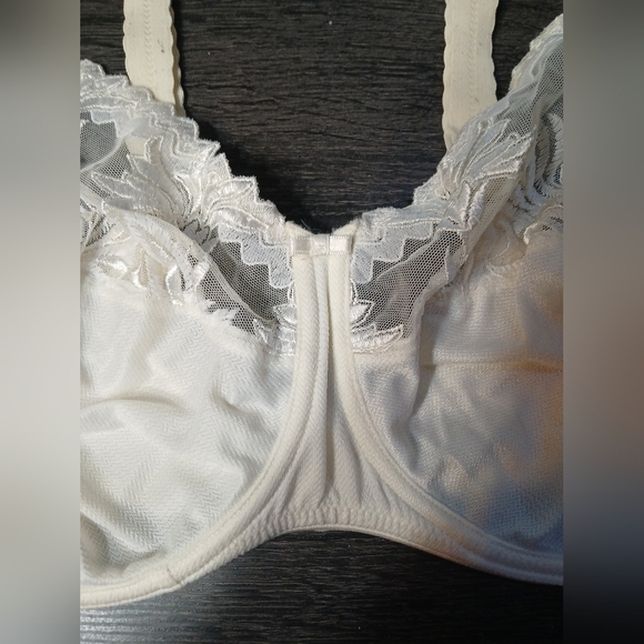 Chantelle Full Coverage Underwire Ivory Lace Bra 42DD - Picture 5 of 16